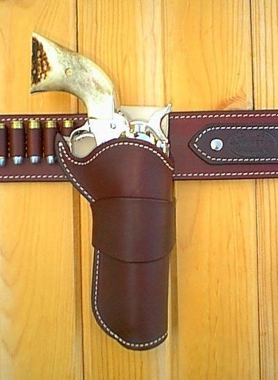 Click to return to Rio Lobo Holster